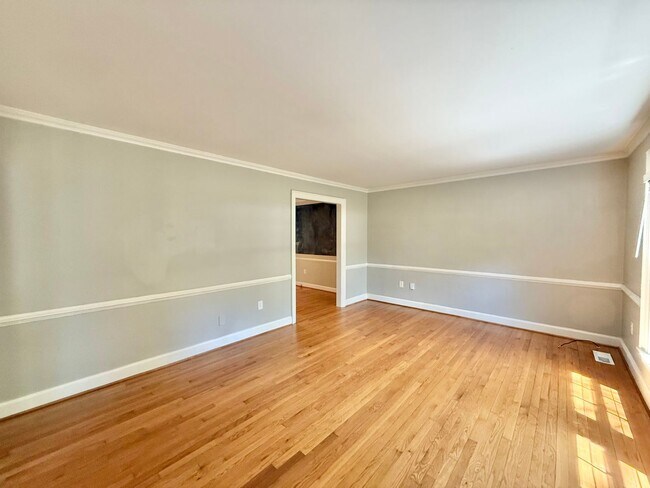Building Photo - **OFFERING REFUNDABLE APPLICATION FEES & $150 MOVE IN PROMOTION** Terrific 3BD, 1.5BA North Ralei...