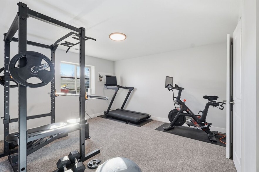 Building Photo - 1799 800 N