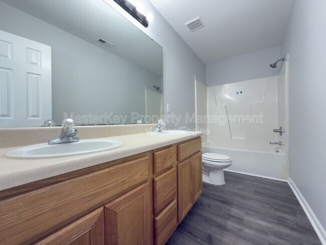 Building Photo - 4720 Parkville Dr