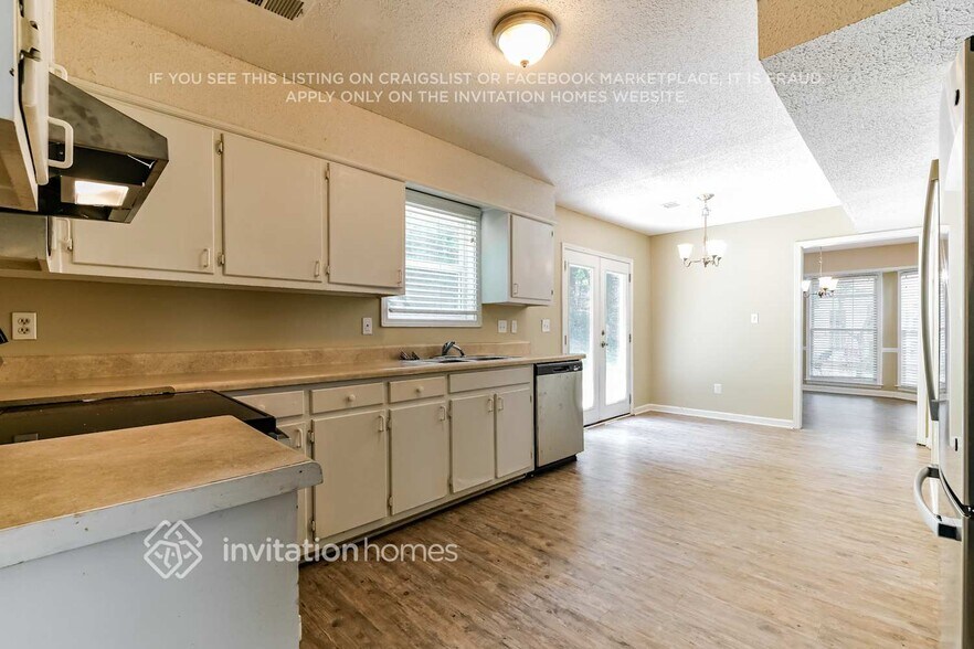 Building Photo - 4896 High Forest Dr