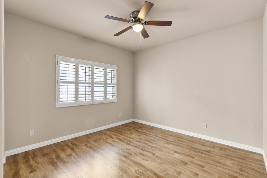 Building Photo - 15804 Crest Ln