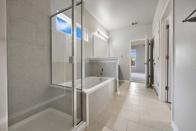 Building Photo - Beautiful 5-Bedroom Home for Rent in Valley Ranch!