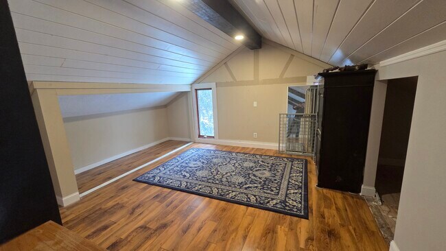 Building Photo - 9500 Fox Valley Dr