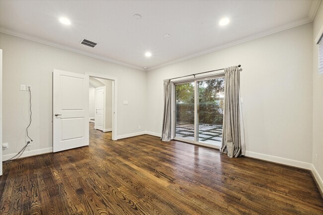 Building Photo - 6008 Park Cir Dr