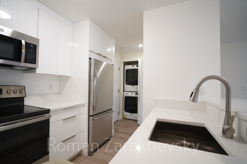 Building Photo - 25 Webster Ave