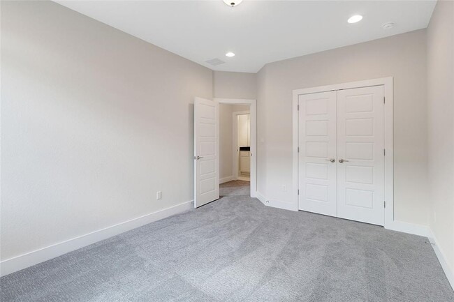 Building Photo - 532 Great Lawn Bnd