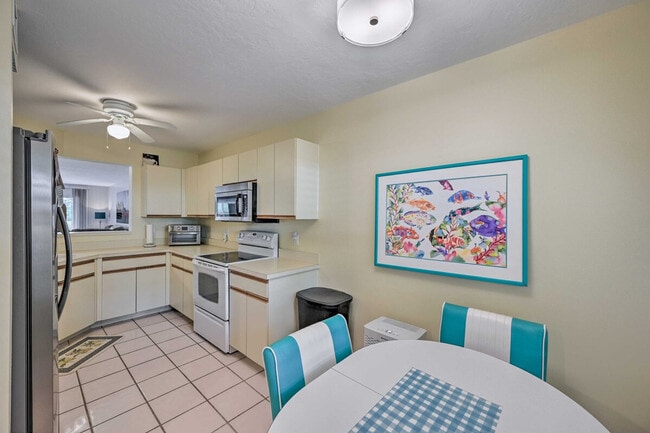 Building Photo - 320 Horse Creek Dr