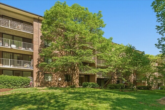 Building Photo - Contemporary 1BR / 1BA Condo in Reston – Utilities Included!