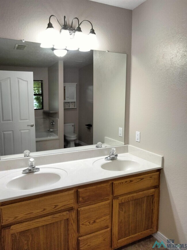 Building Photo - 2620 Fred Daugherty Dr