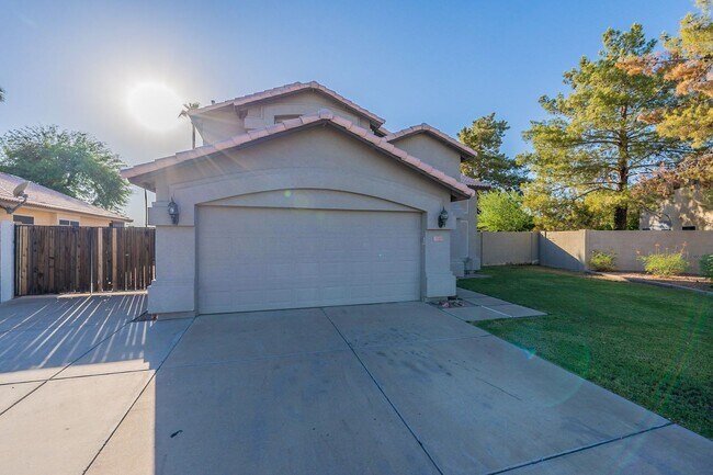 Building Photo - Spacious 5-Bedroom Home with Open Layout & Private Backyard