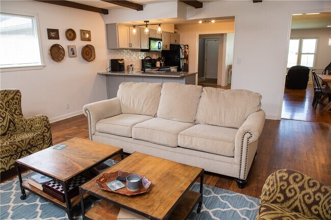 Building Photo - 1861 W Deane St