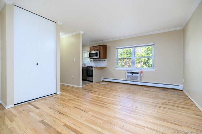 Building Photo - 398 Courtland Ave