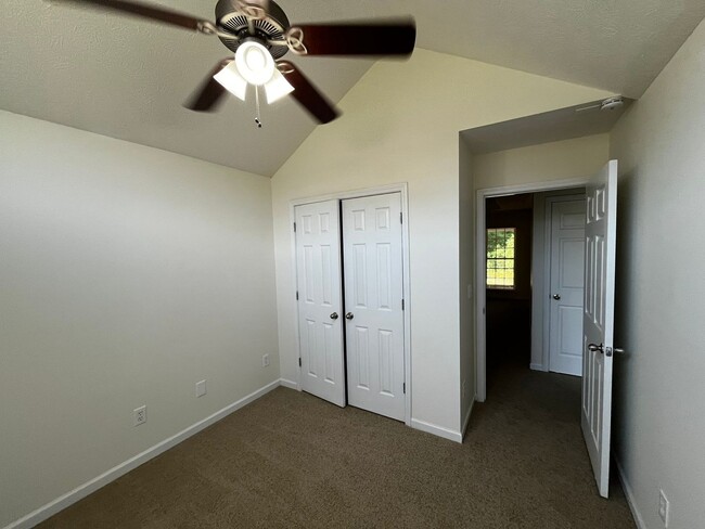 Building Photo - Cozy Home in Phenix City