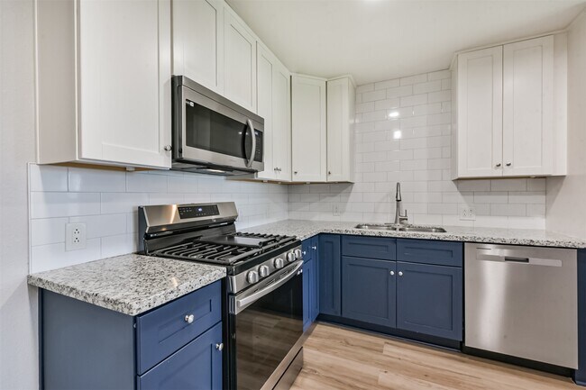 Building Photo - 1266 Dove St