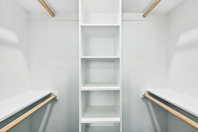 Building Photo - 1501 S 7th Ave