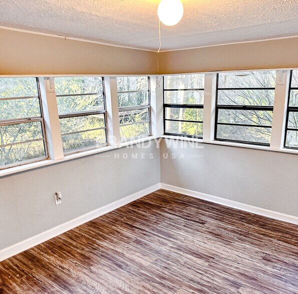 Building Photo - 3310 S Whisper Dr