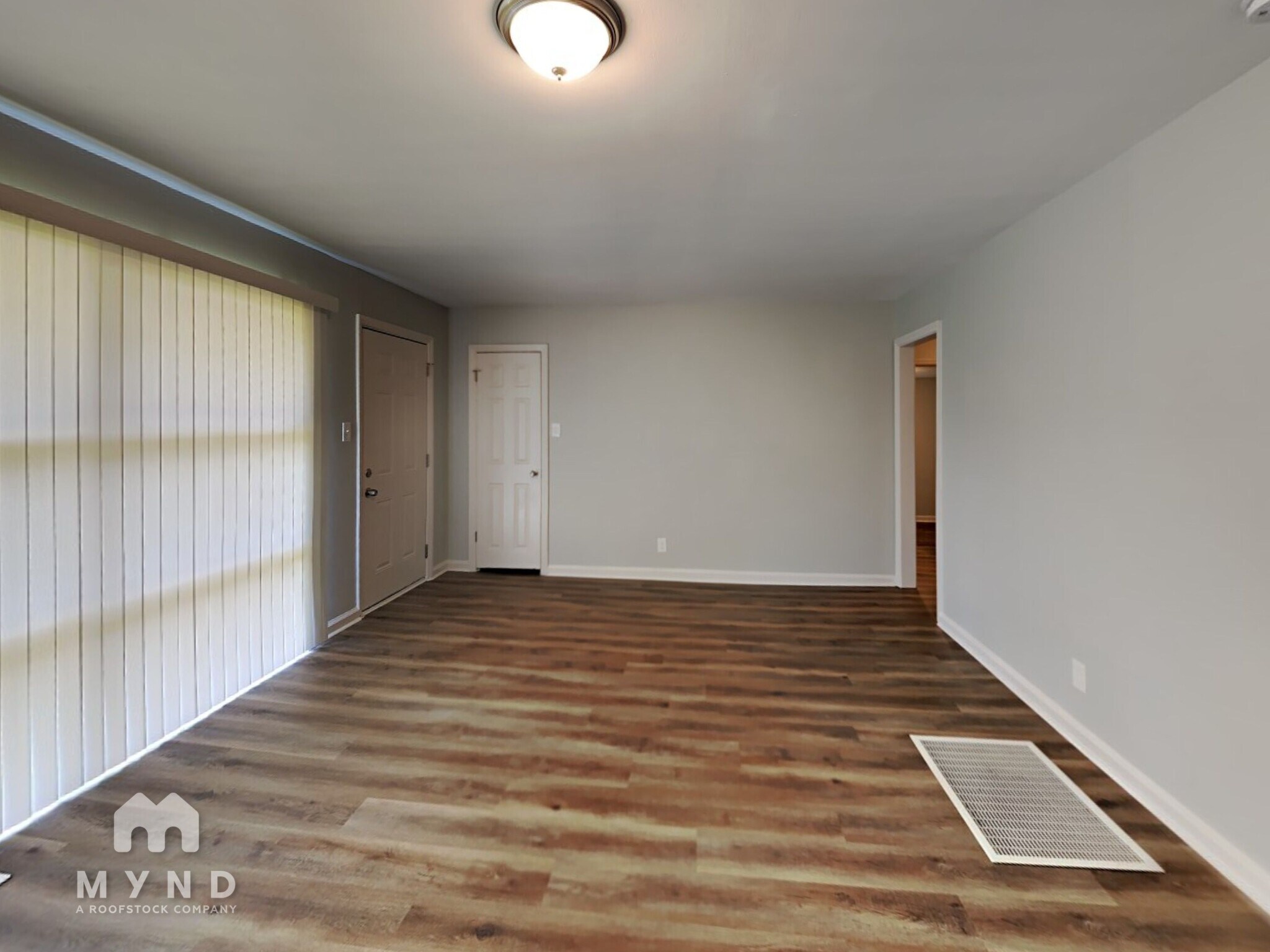 Building Photo - 1348 David Cir