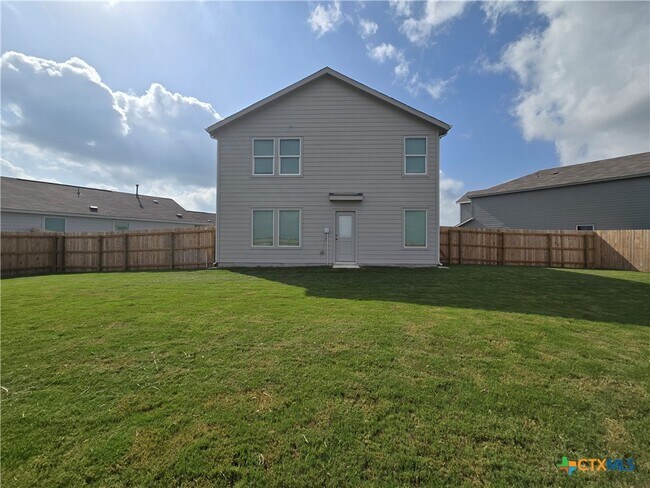 Building Photo - 5600 Geronimo St