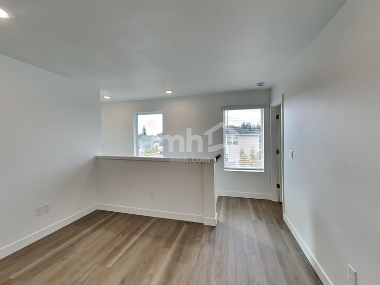 Building Photo - 963 Grafton Ridge Dr