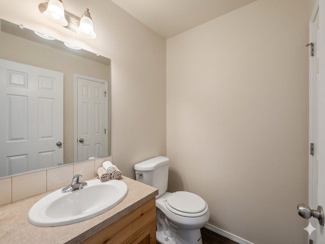 Building Photo - 3/2.5 Townhome with walking trails outside backyard!