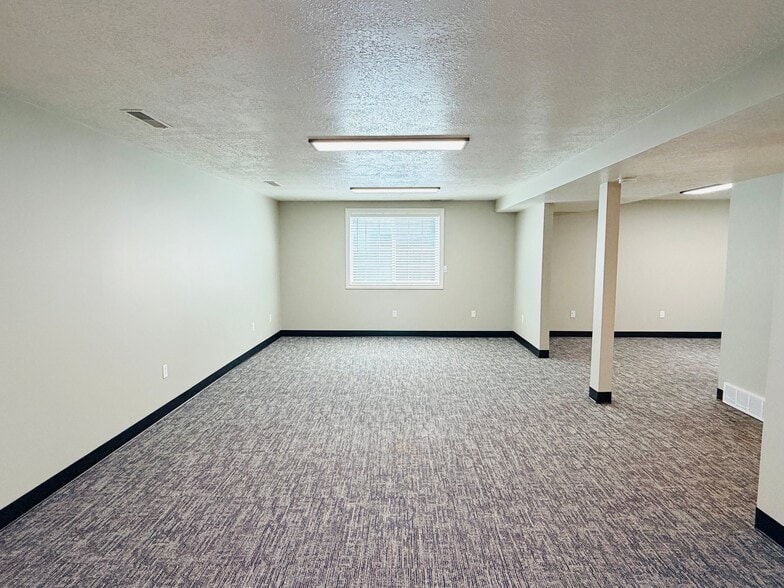 Building Photo - 40 W 1250 N