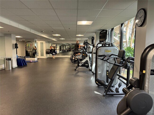 Building Photo - 540 Brickell Key Dr