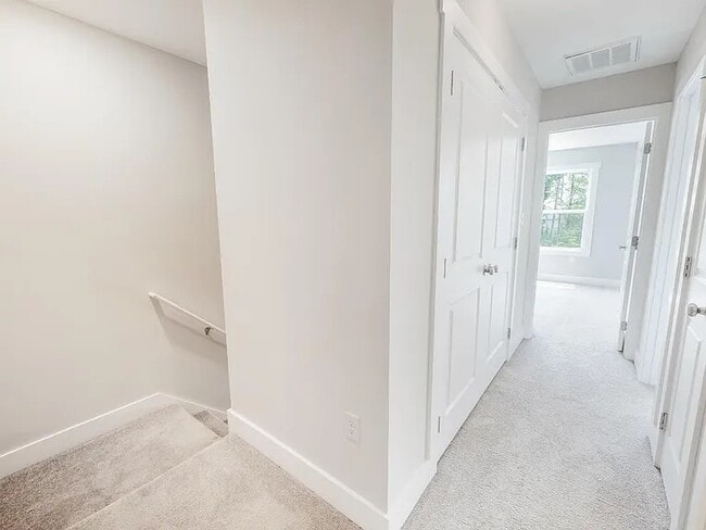 Building Photo - 186 Sunburst Villa Dr