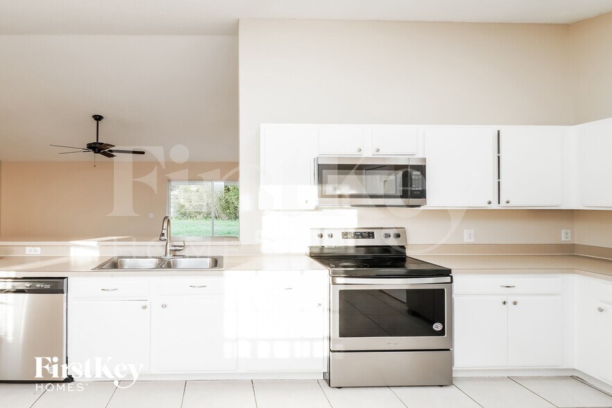 Building Photo - 2418 Peace Cir