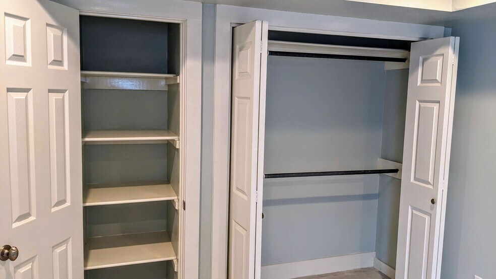 Building Photo - 917 Hendricks Ave