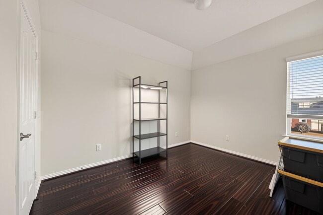 Building Photo - 121 Fairport Ct