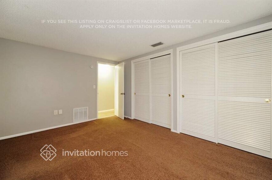 Building Photo - 8701 Lincolnshire Dr