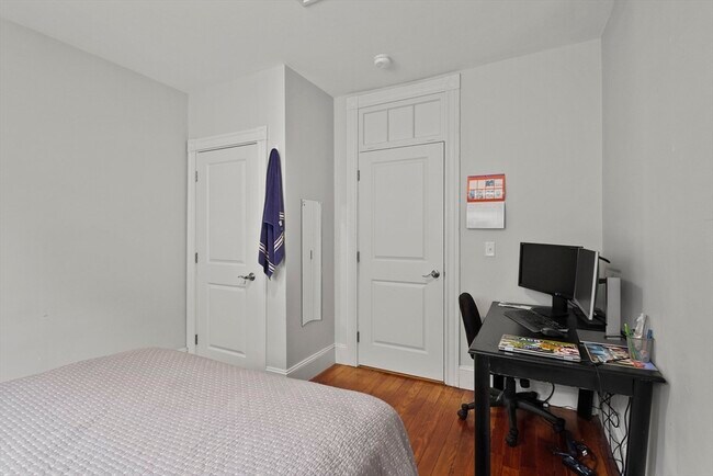 Building Photo - 139 Adams St