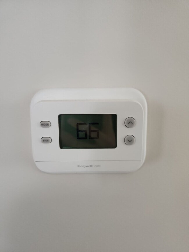 Building Photo - 1315 16th Ave S