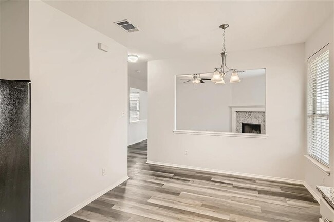 Building Photo - 1104 Canoe Cove