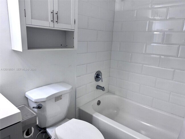 Building Photo - 10521 SW 158th Ct
