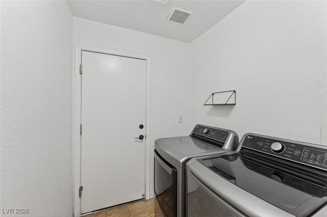 Building Photo - 226 Nautical St