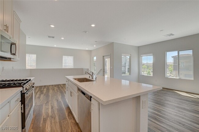 Building Photo - 206 Callen Falls Ave