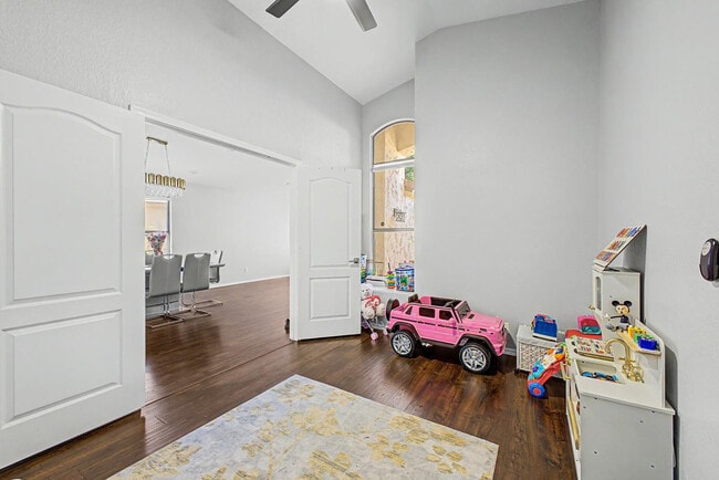 Building Photo - 6406 W Escuda Rd