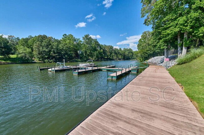 Building Photo - 98 Topsail Ct