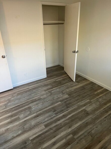 Building Photo - 1521 Camden Ct