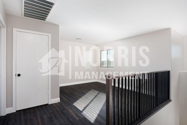 Building Photo - Beautiful Updated Home with ALL Appliances