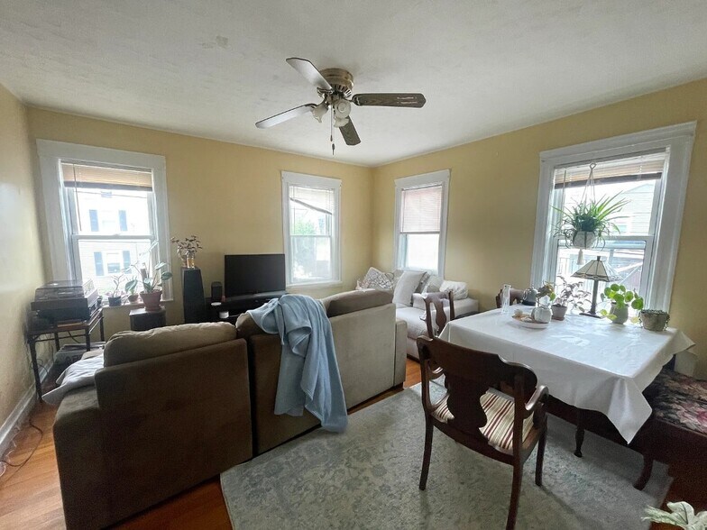 Building Photo - 123 Winthrop St