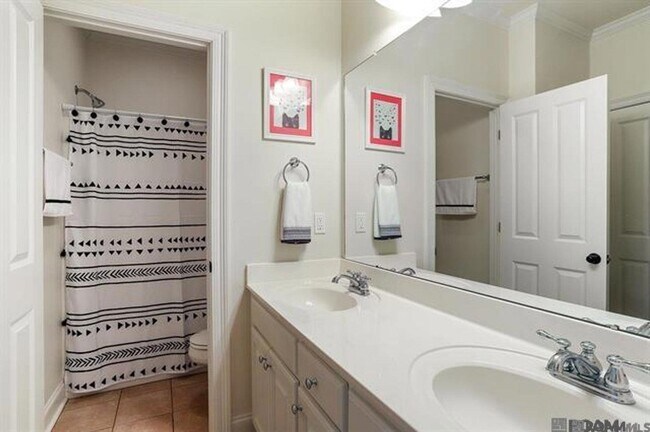 Building Photo - 14449 Royal Villa Dr