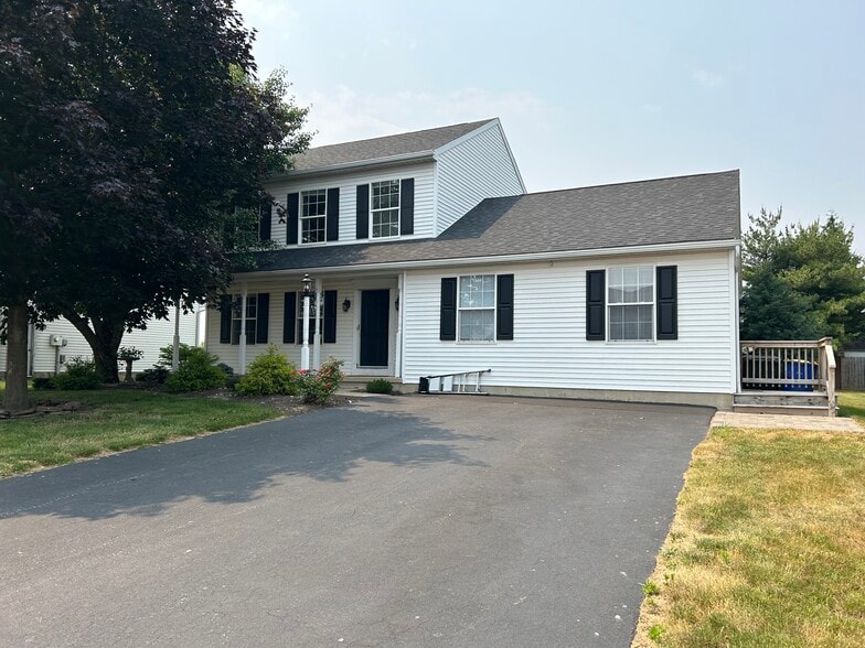 Primary Photo - 3703 Wheatland Dr