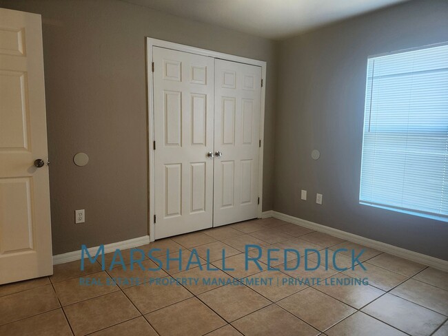 Building Photo - 3 bedroom 2 bath