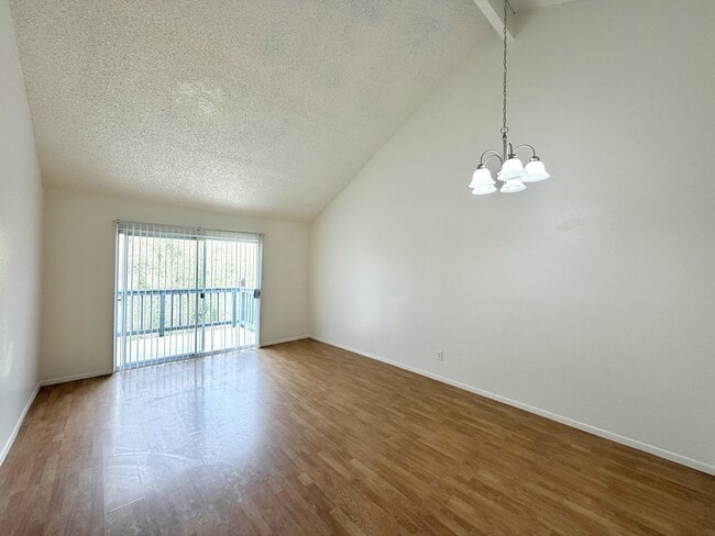 Building Photo - 2660 Twain Dr