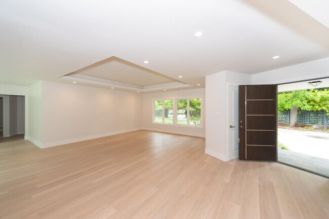 Building Photo - 9 Odell Pl