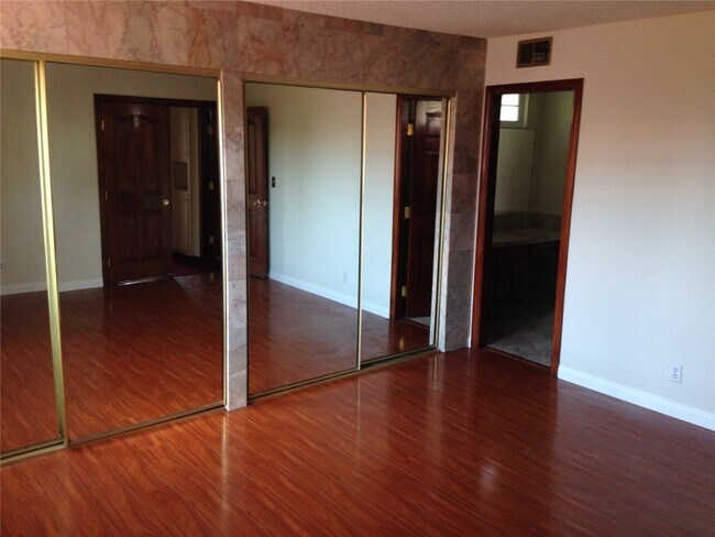 Building Photo - 20951 Surge Ln