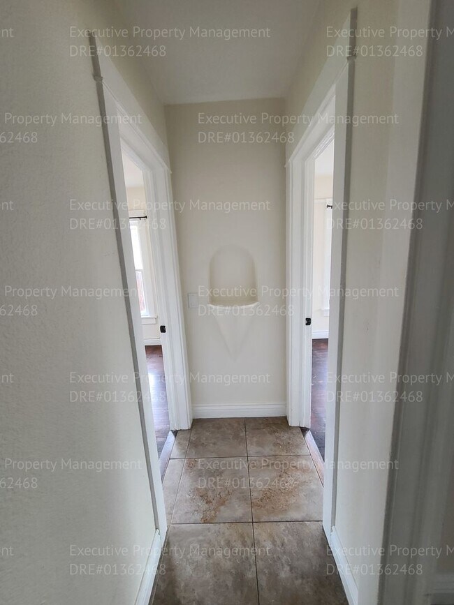 Building Photo - 217 Jefferson St