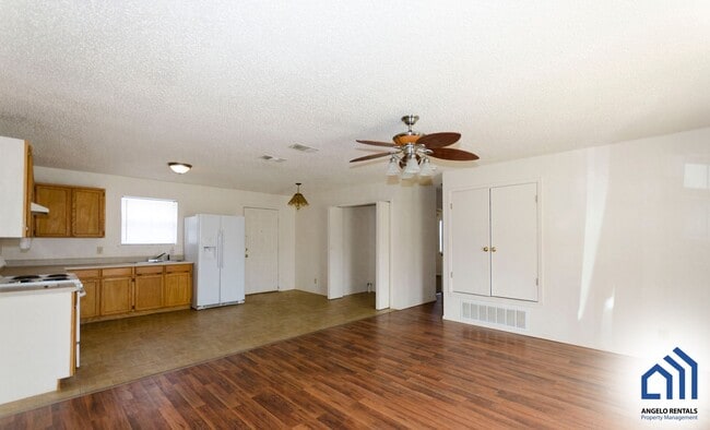 Building Photo - AFFORDABLE 2 Bedroom 1 bath duplex in Grape Creek COMING SOON!